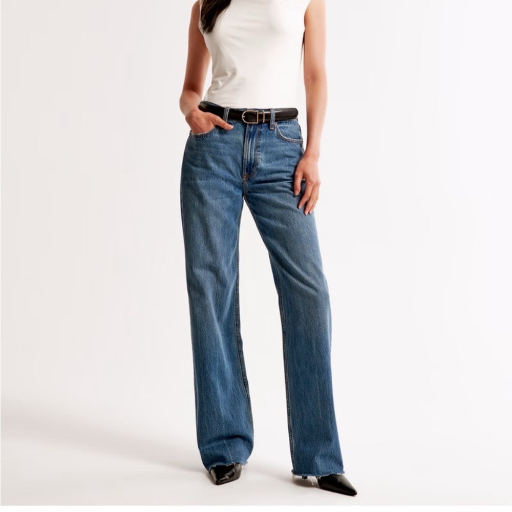 NWT - Sz 27 A&F Abercrombie & Fitch loose denim jeans